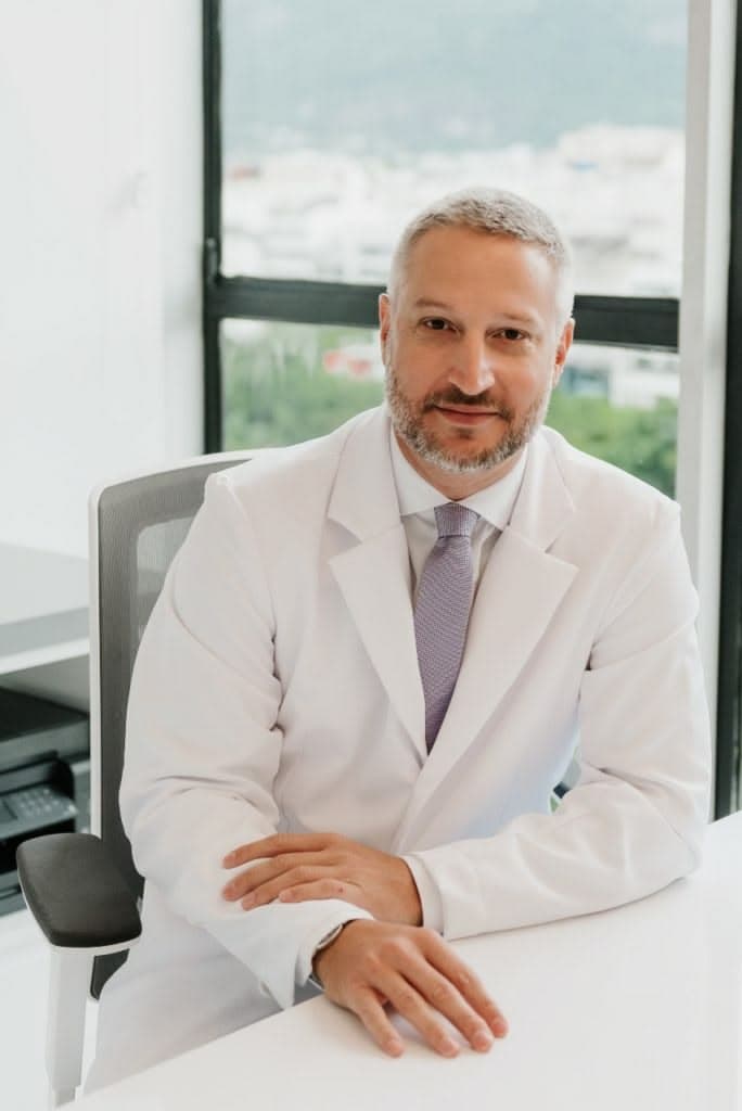 Dr. Ricardo Almeida